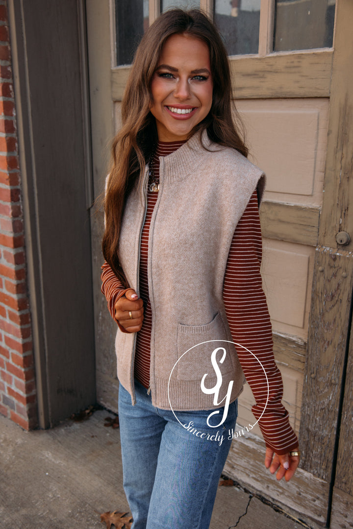 Robin Toasty Vest-Taupe
