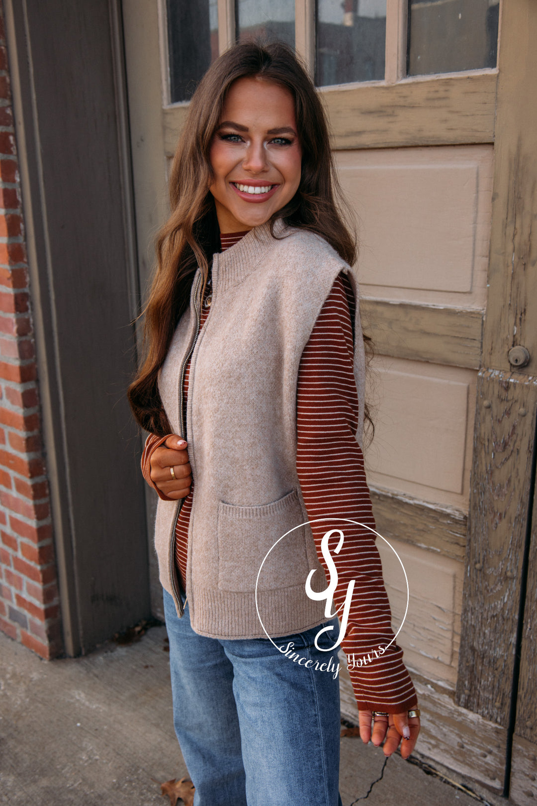 Robin Toasty Vest-Taupe