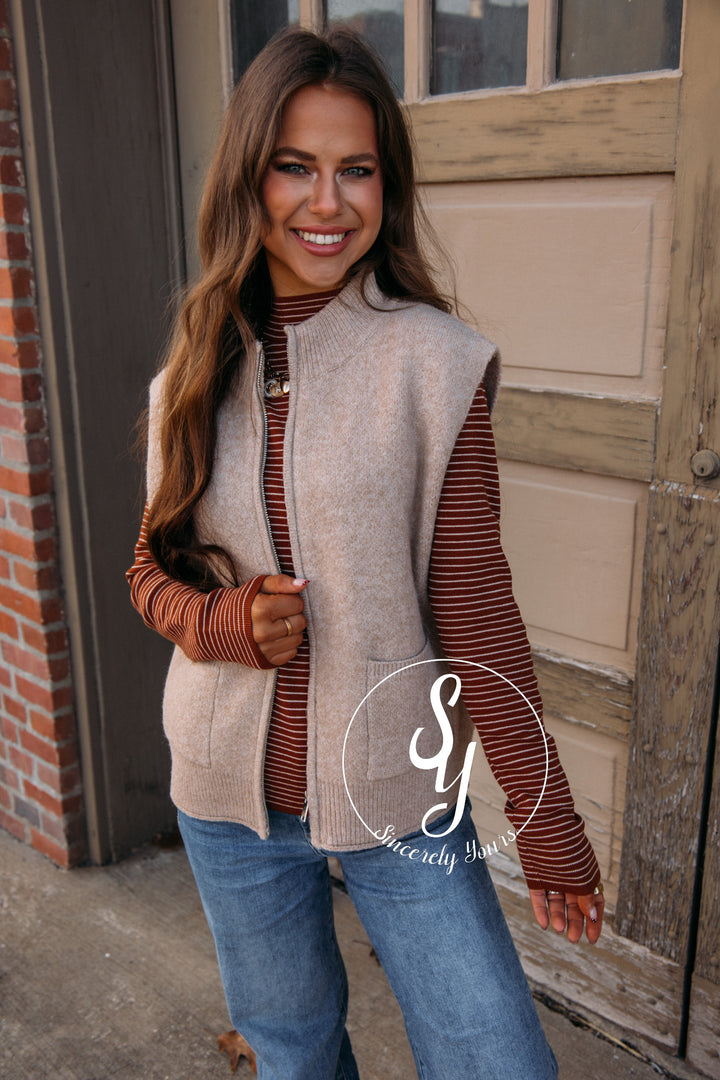 Robin Toasty Vest-Taupe