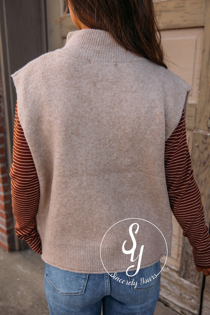 Robin Toasty Vest-Taupe