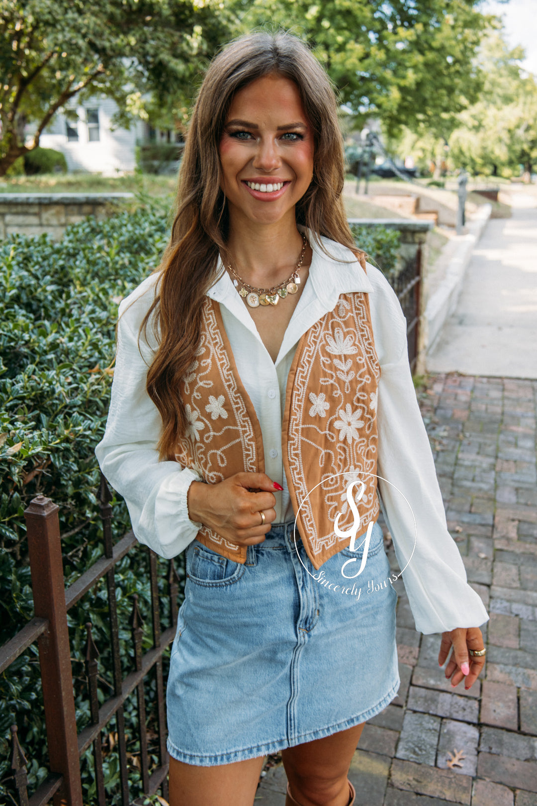 Coffee And Smiles Vest- Camel