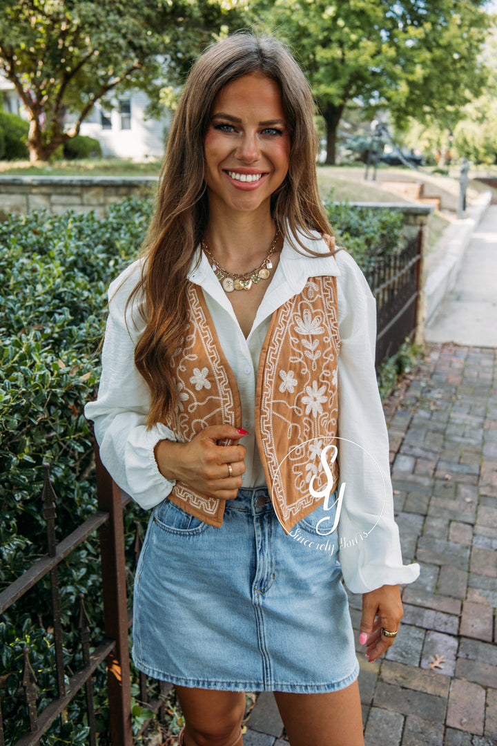 Coffee And Smiles Vest- Camel