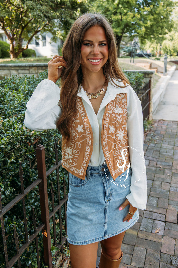 Coffee And Smiles Vest- Camel