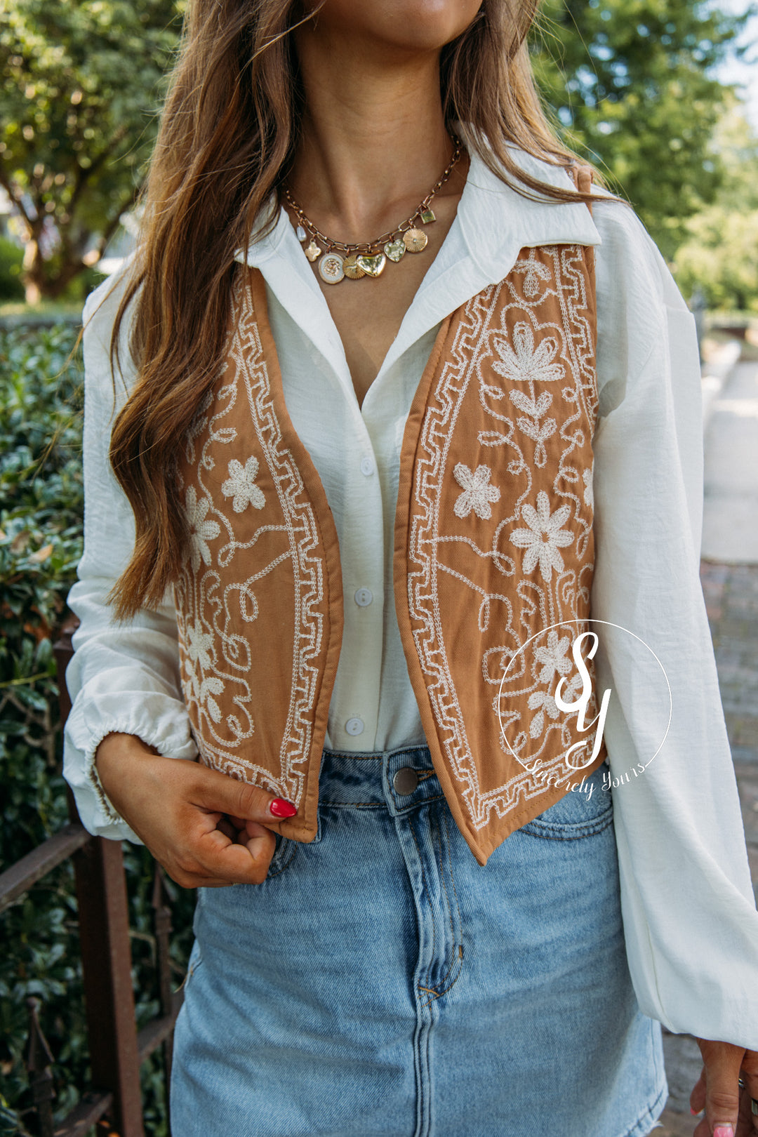 Coffee And Smiles Vest- Camel