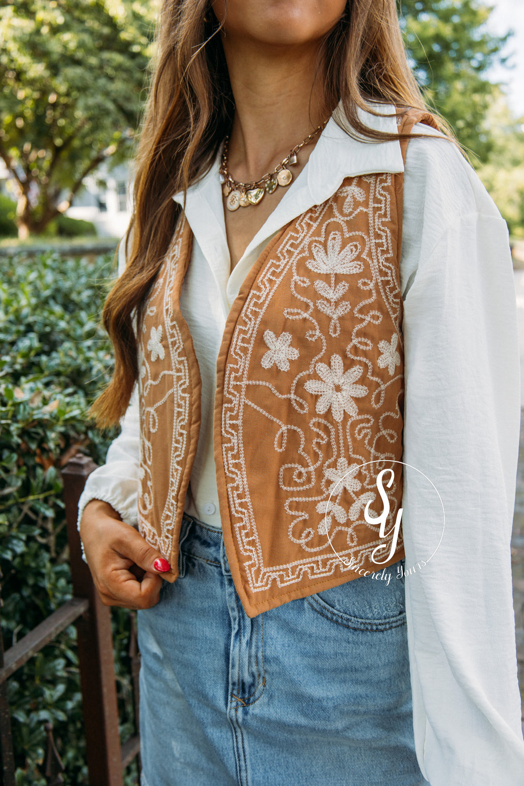 Coffee And Smiles Vest- Camel