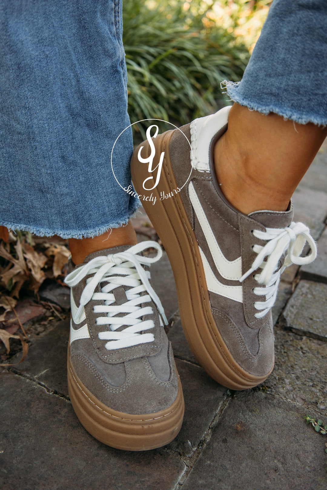 Steve Madden: Dodge Sneaker - Taupe