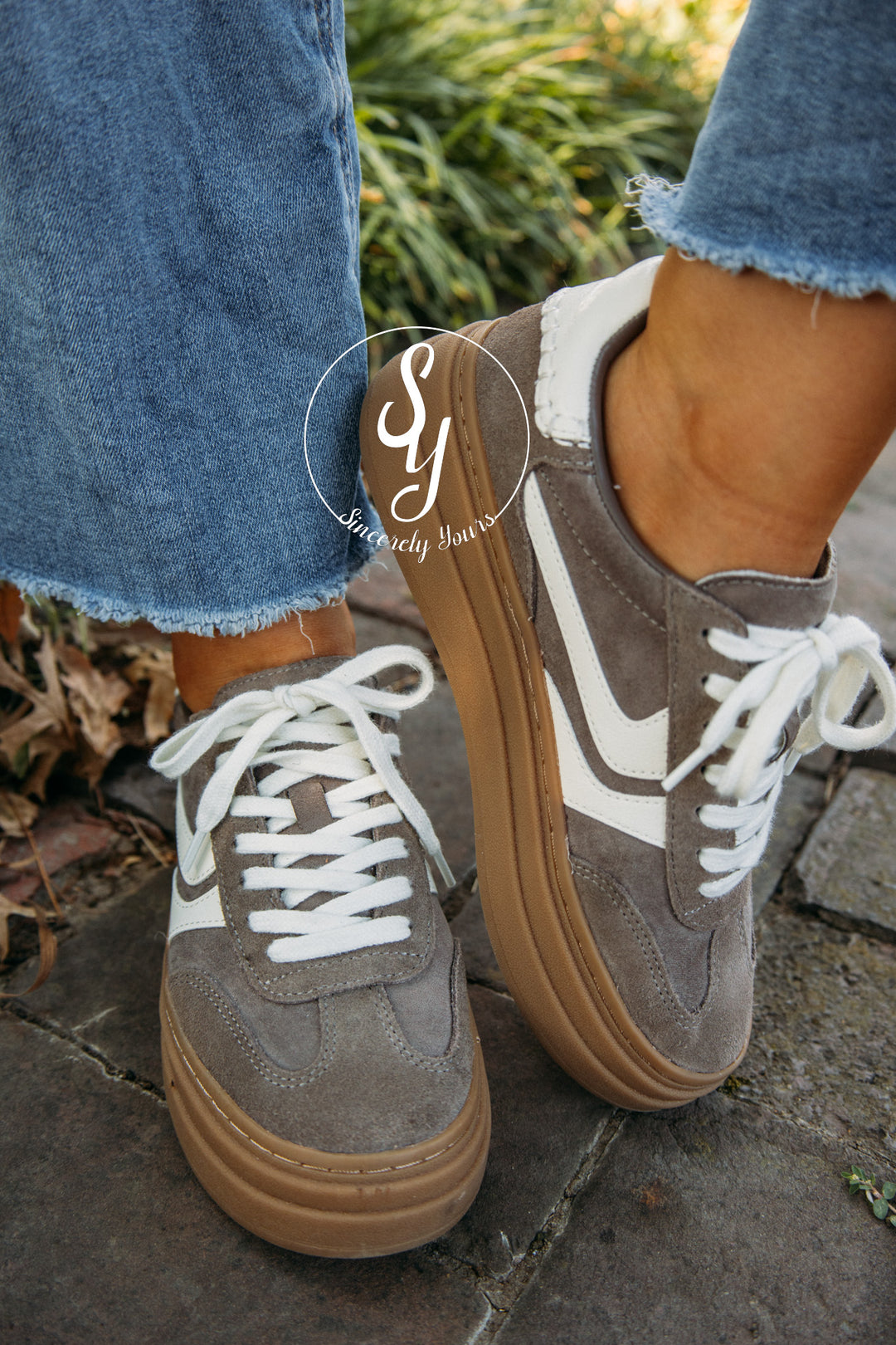 Steve Madden: Dodge Sneaker - Taupe