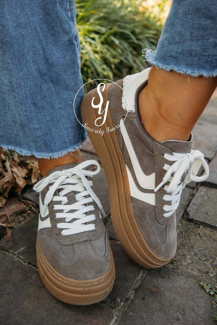 Steve Madden: Dodge Sneaker - Taupe