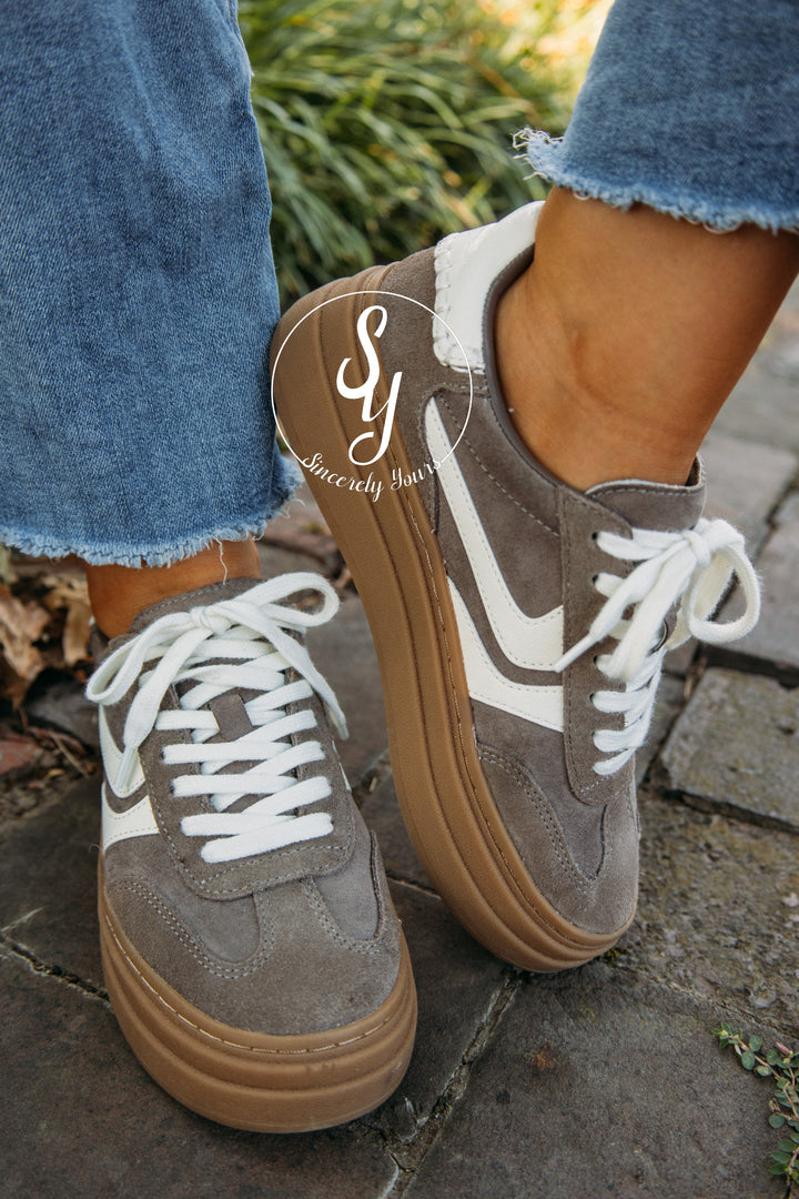Steve Madden: Dodge Sneaker - Taupe
