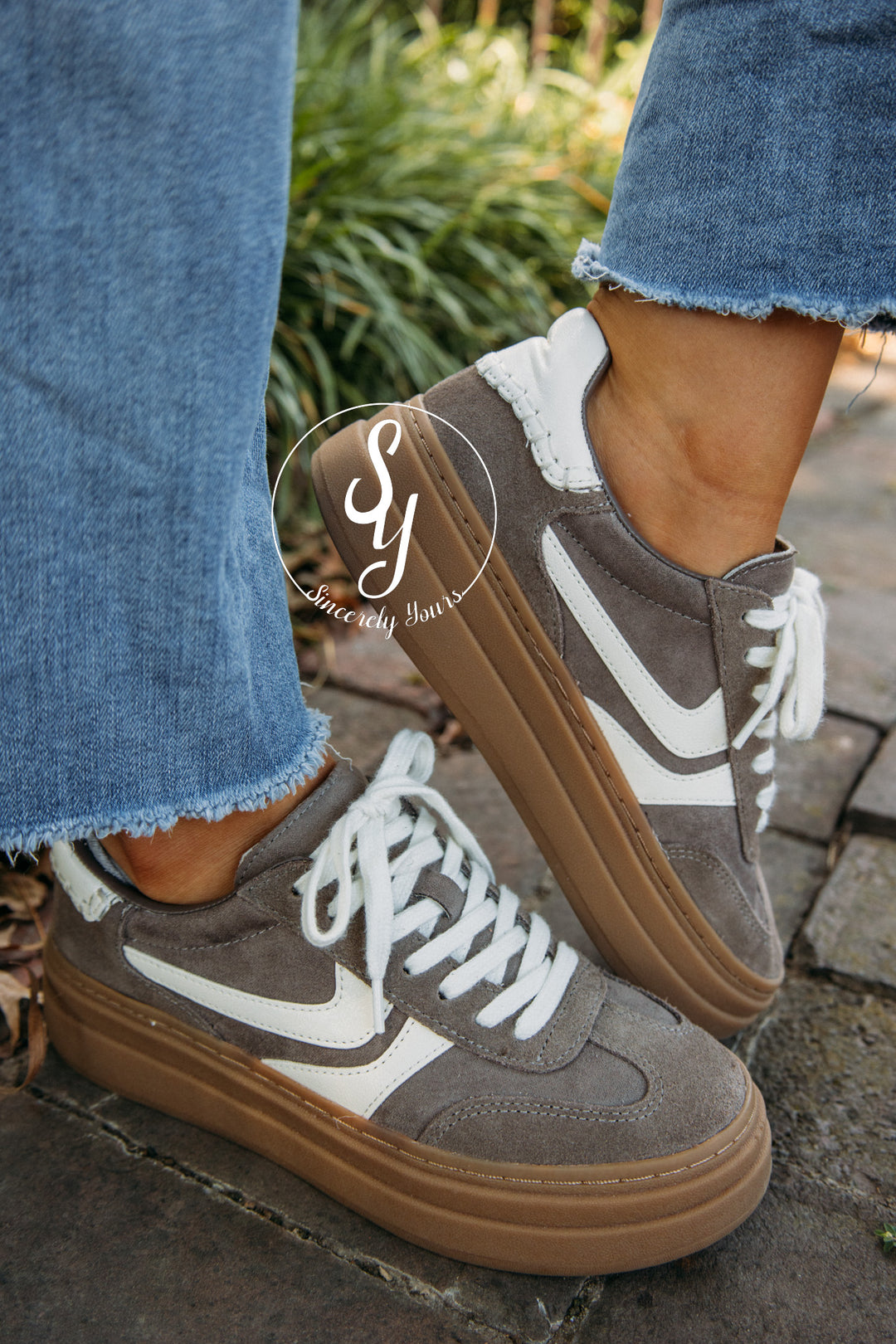 Steve Madden: Dodge Sneaker - Taupe