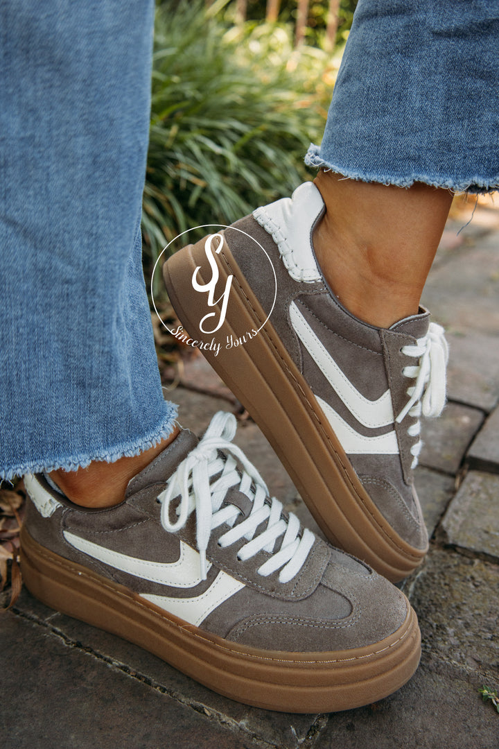 Steve Madden: Dodge Sneaker - Taupe