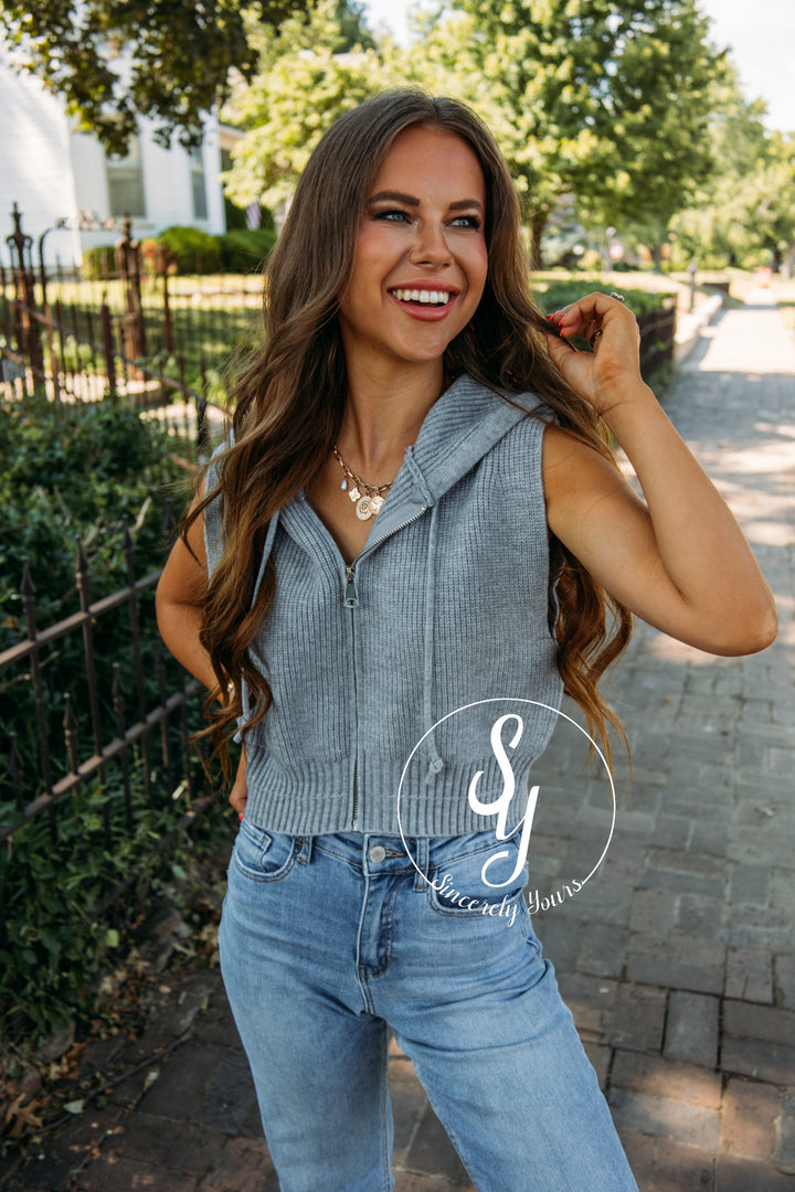 Scenic Hike Vest- Light Grey