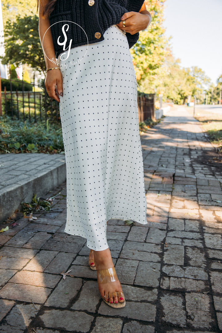 The Envy Skirt - Off White/ Black