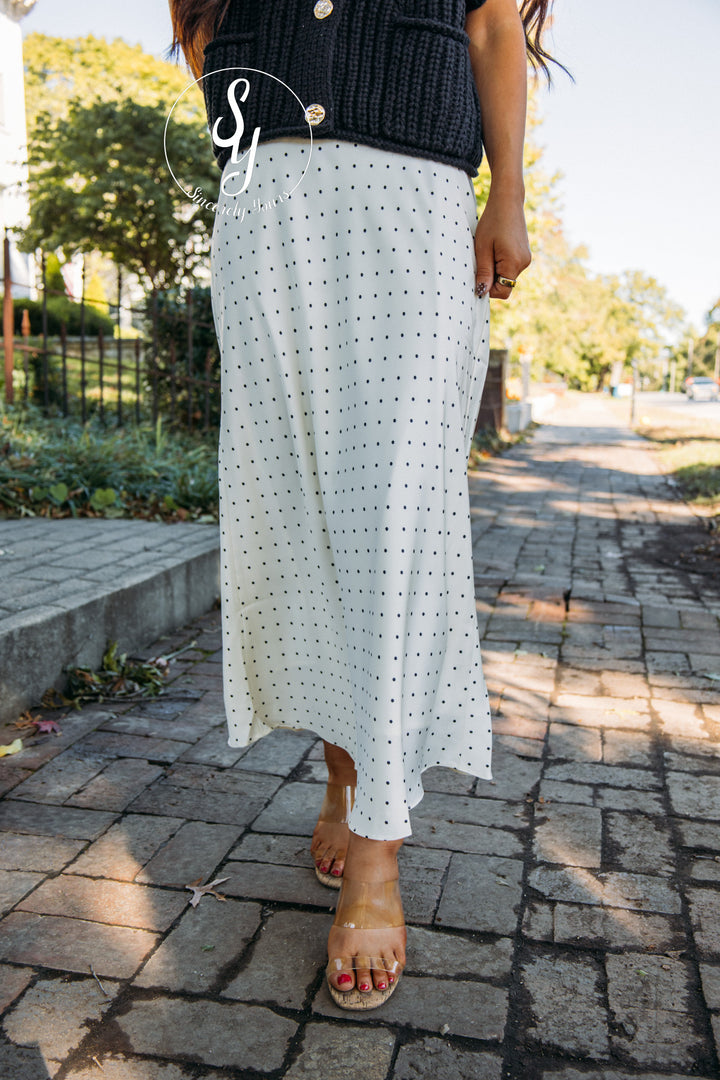 The Envy Skirt - Off White/ Black