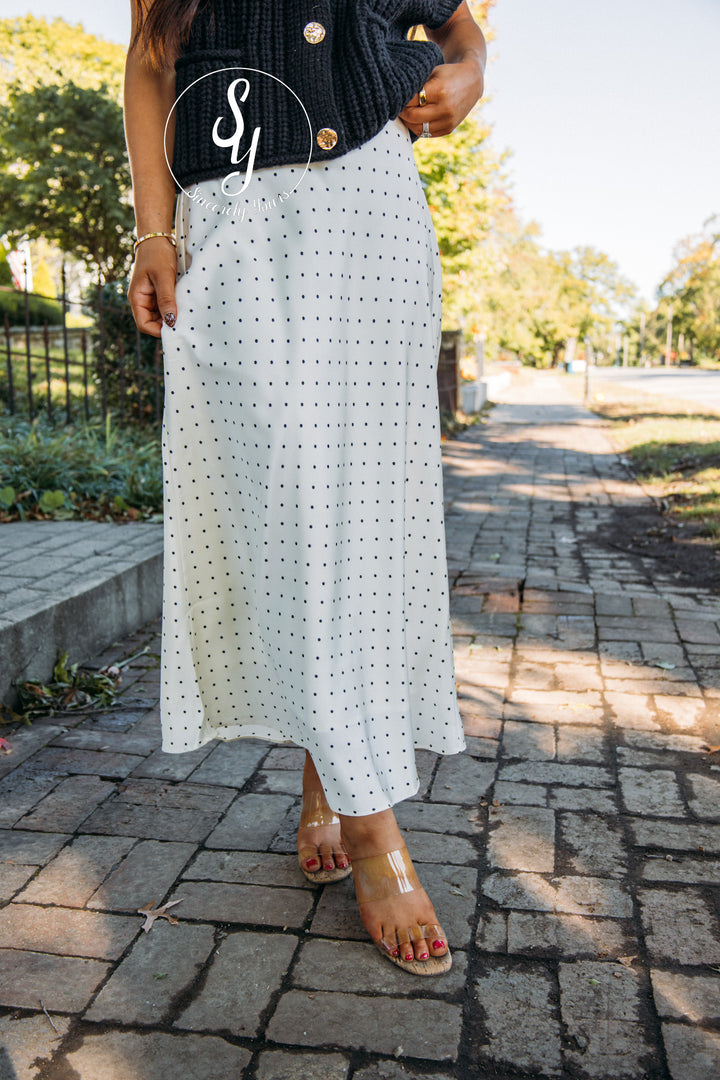 The Envy Skirt - Off White/ Black