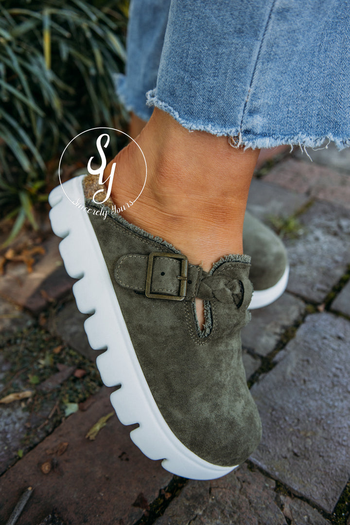 Solstice Clog - Olive