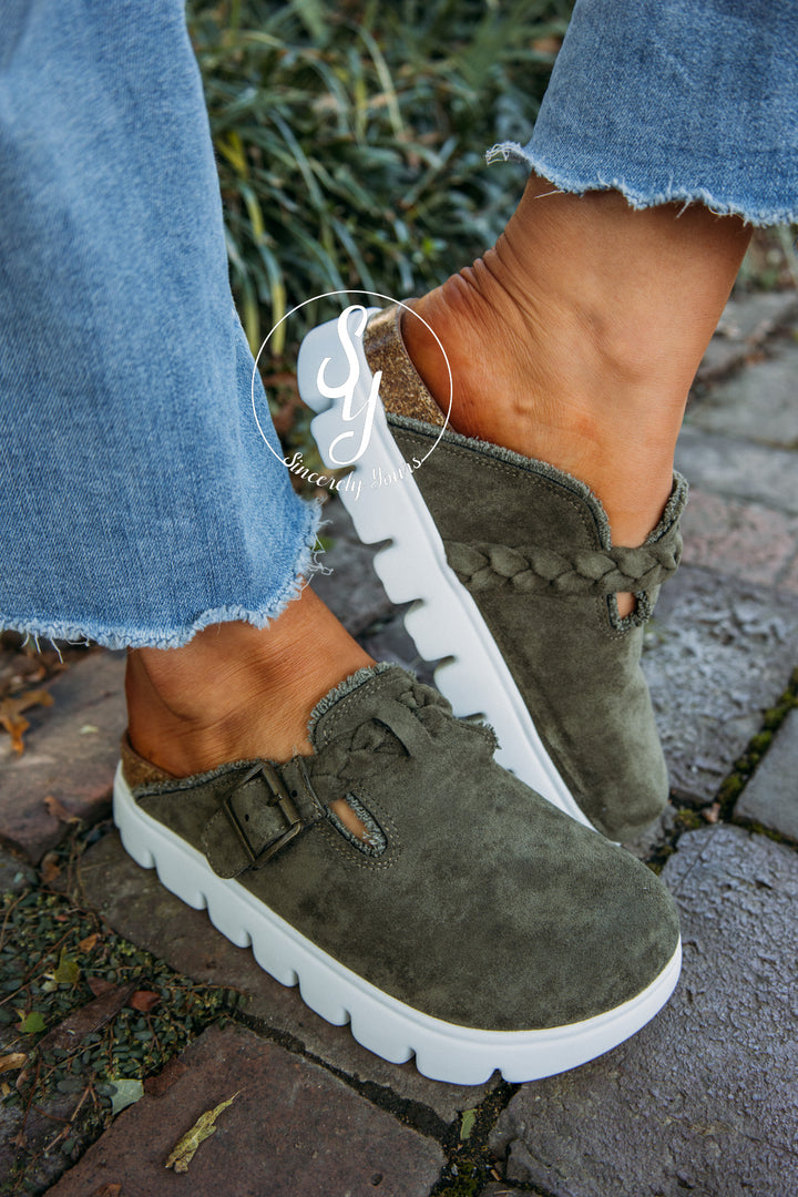 Solstice Clog - Olive