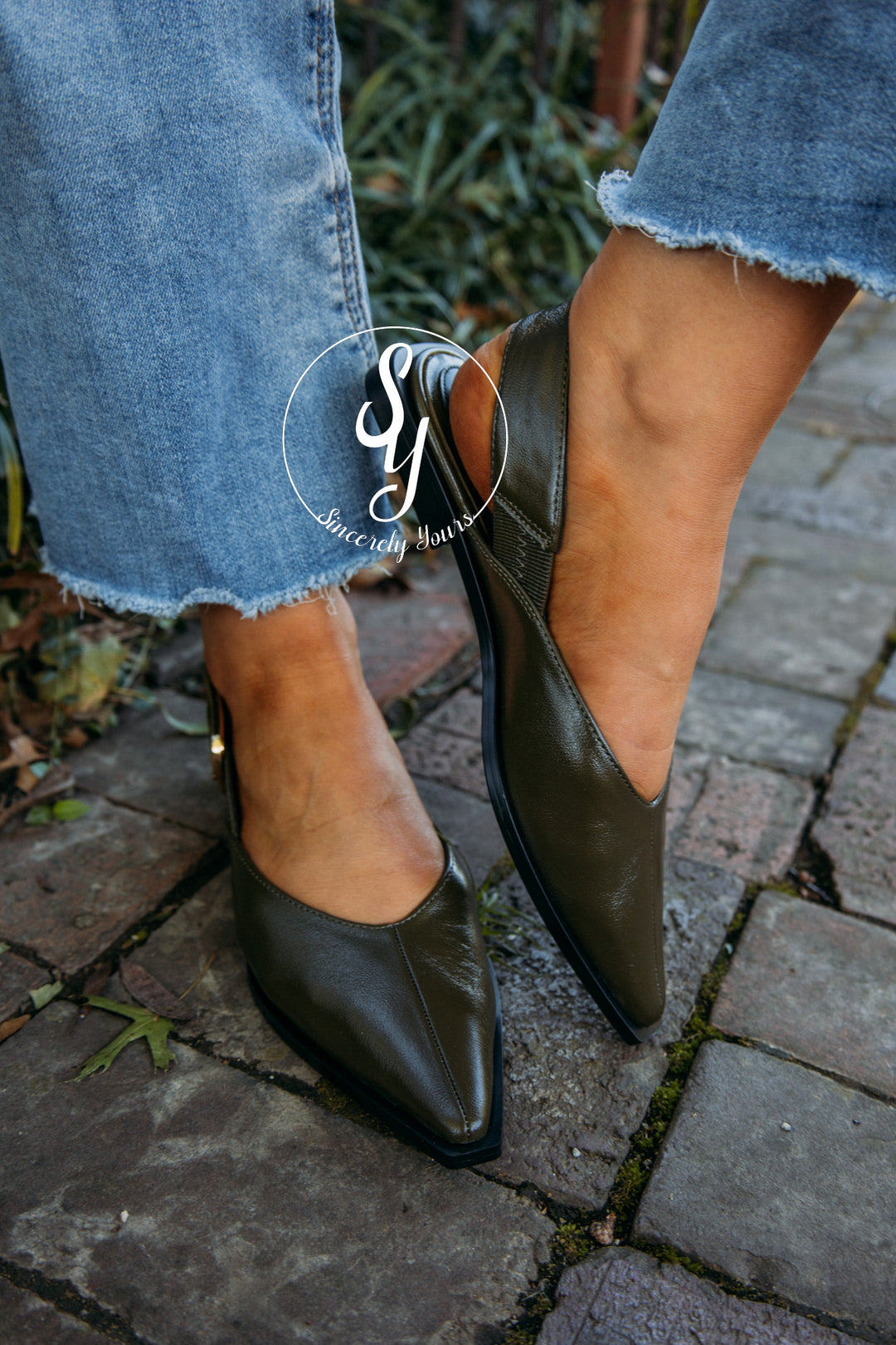 Steve Madden: Shay Olive Leather Flat