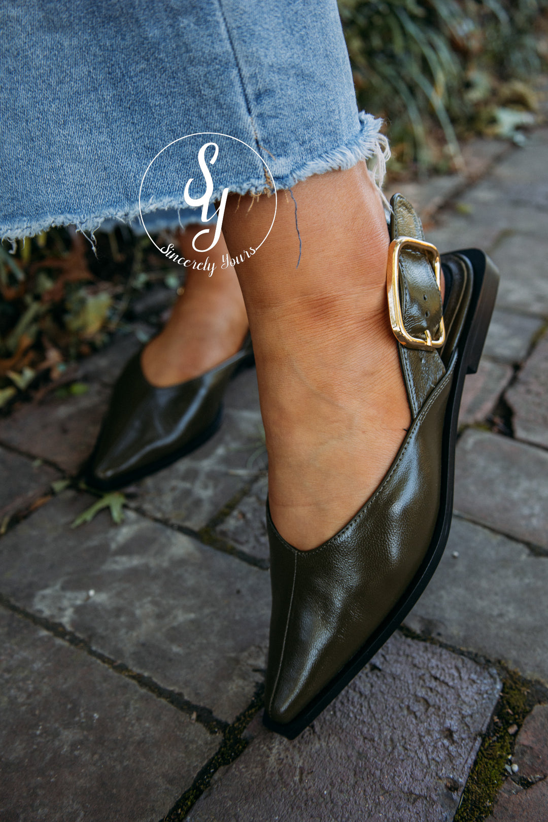 Steve Madden: Shay Olive Leather Flat