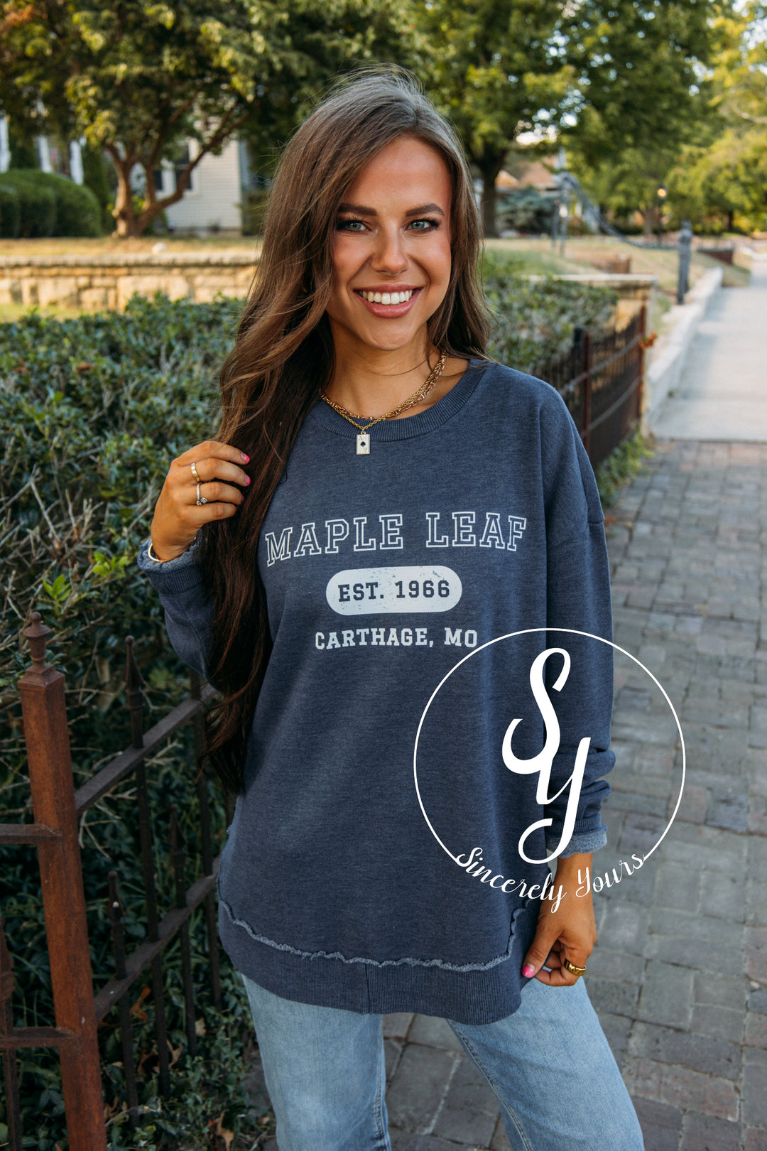 Maple Leaf Scoop Sweatshirt - Navy