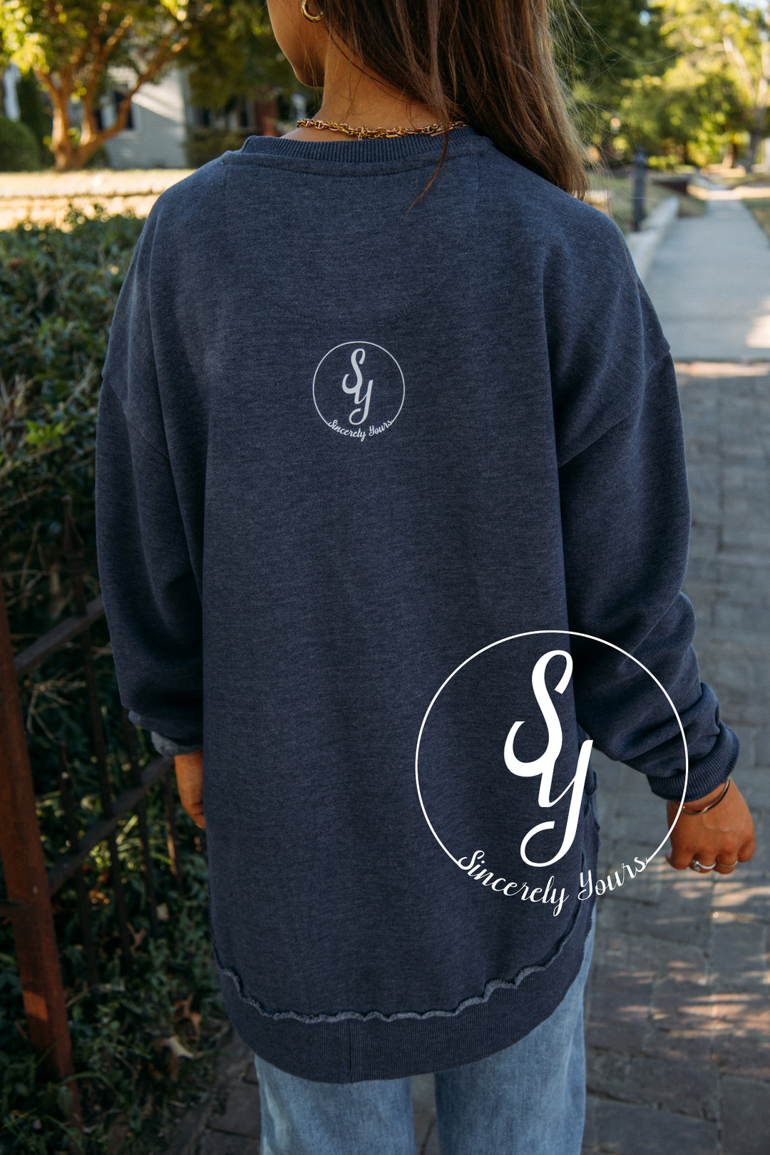 Maple Leaf Scoop Sweatshirt - Navy