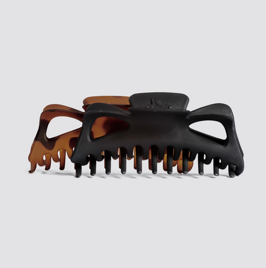 Load image into Gallery viewer, Kitsch: Recycled Plastic Jumbo Classic Claw Clips 2pc - Black &amp;amp; Tort
