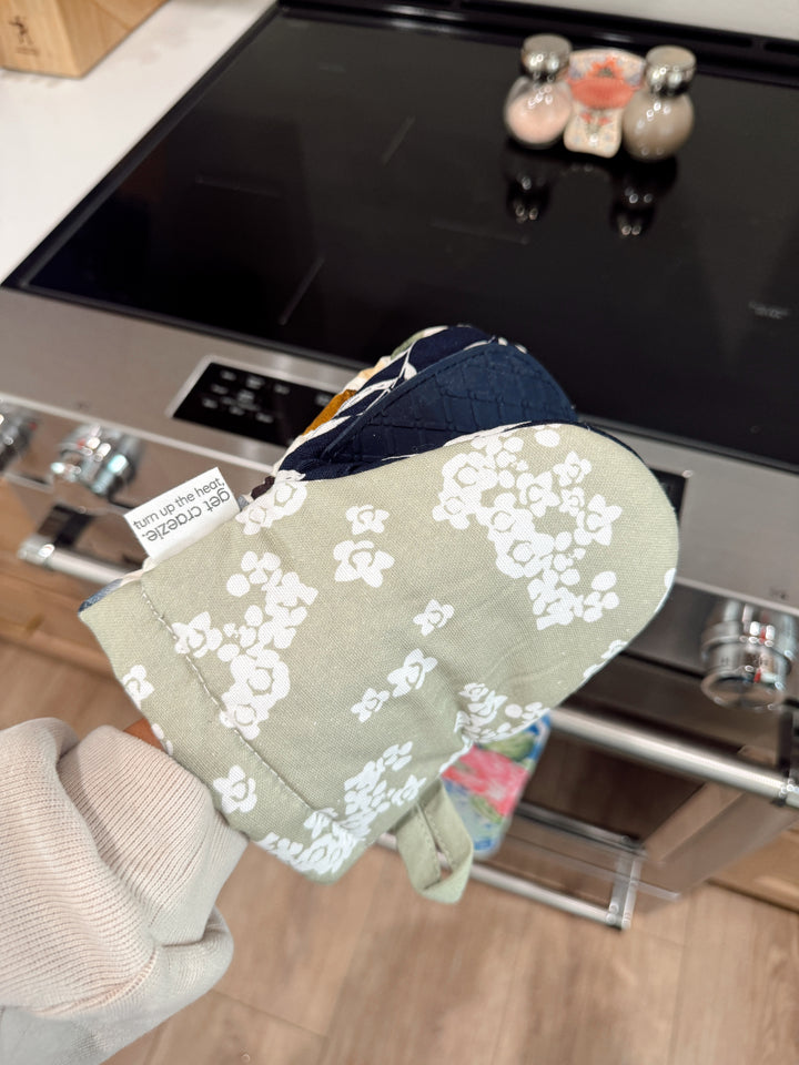 Ester: Mini Mitt