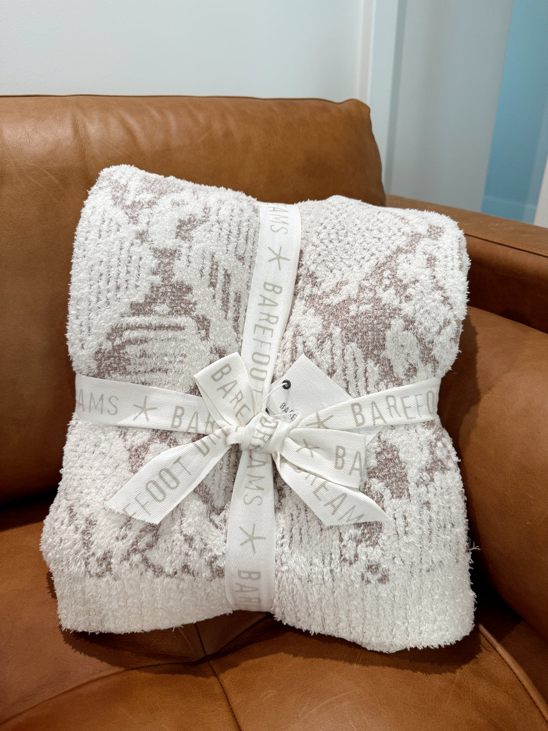 Barefoot Dreams: CozyChic® Cotton Graphic Texture Throw -Cream/Taupe