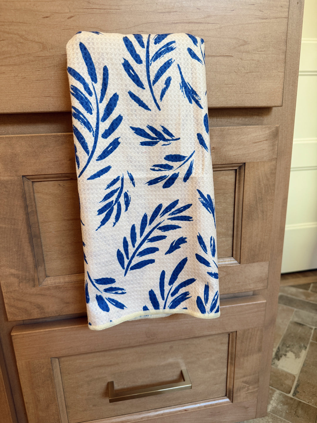 Wistera: Double-Sided Hand Towl
