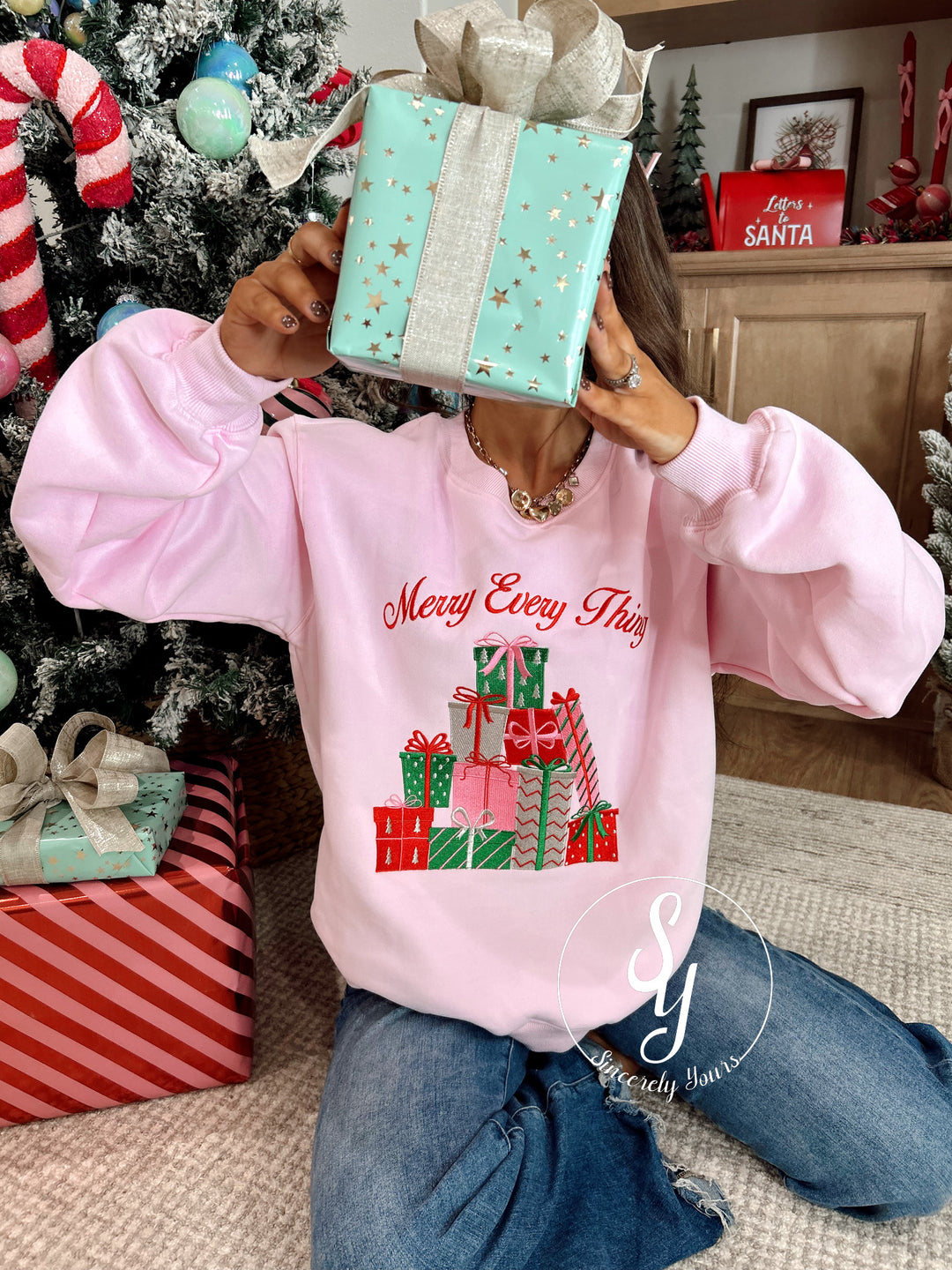 All The Presents Crewneck - Lt Pink