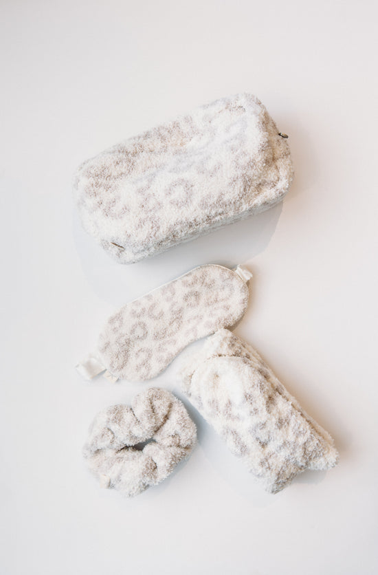 Barefoot Dreams: Barefoot in the Wild Eye Mask, Scrunchie and Sock Set -Cream/Stone