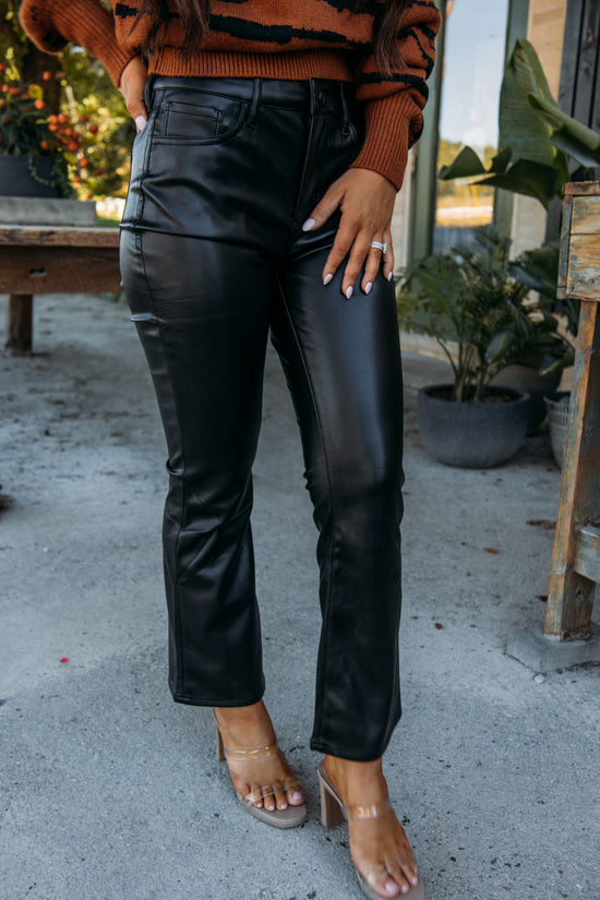 Load image into Gallery viewer, Dear John: Jeanne Super High Rise Cropped Flare Pants -Black
