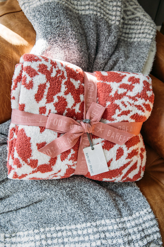 Barefoot Dreams: CozyChic Bloom Blanket, Pearl/Pink Coral