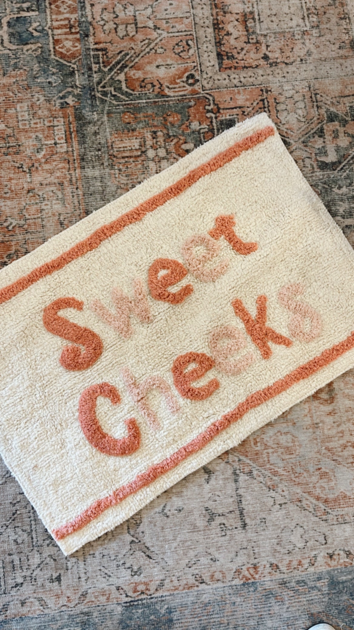Load image into Gallery viewer, &amp;quot;SWEET CHEEKS&amp;quot; BATH MAT-BLUSH
