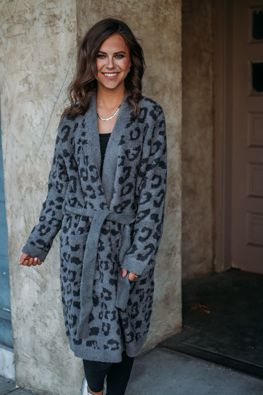 Barefoot Dreams: Cozychic in the wild robe - graphite/carbon
