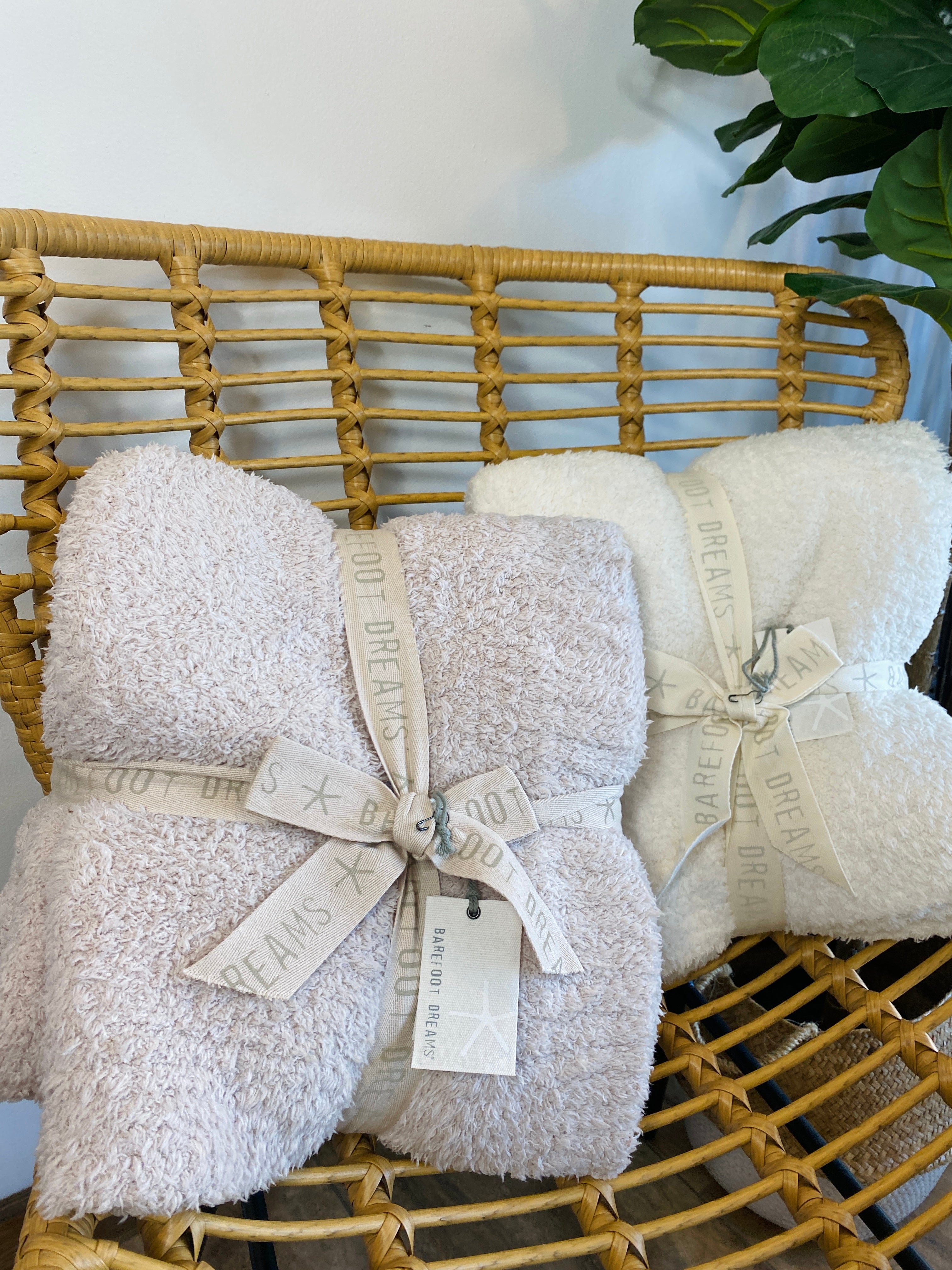 Barefoot dreams outlet cream stone blanket