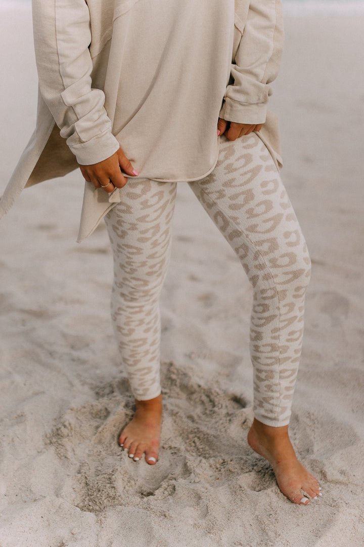 Barefoot Dreams: CozyChic Ultra Lite® Leopard Legging- Cream/Stone