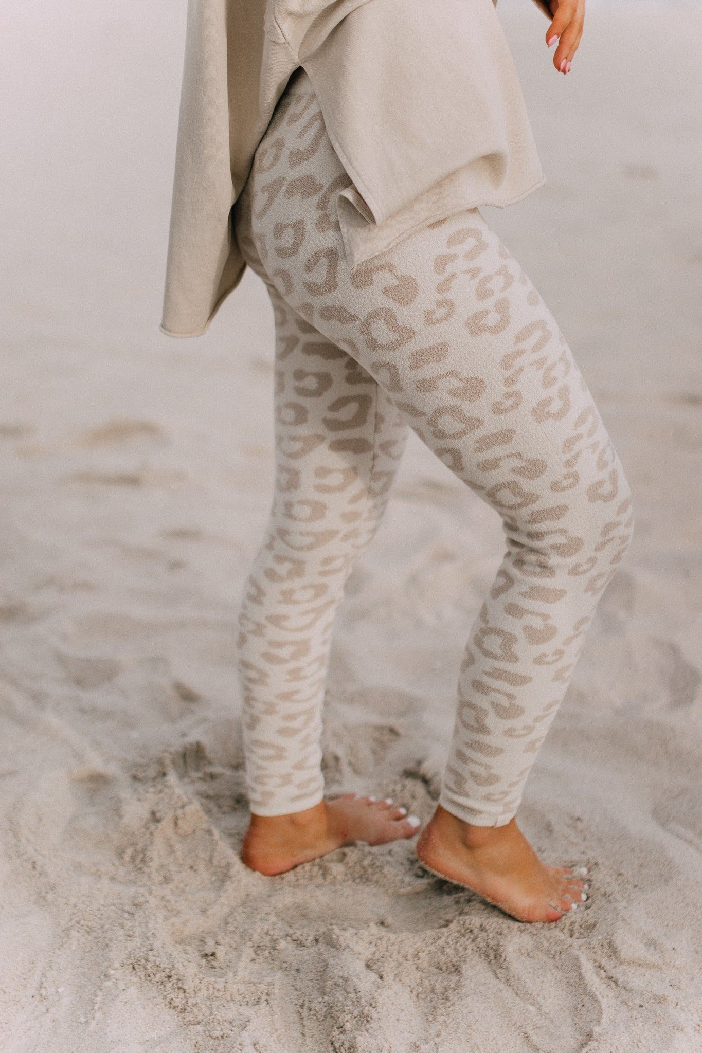 Barefoot Dreams: CozyChic Ultra Lite® Leopard Legging- Cream/Stone