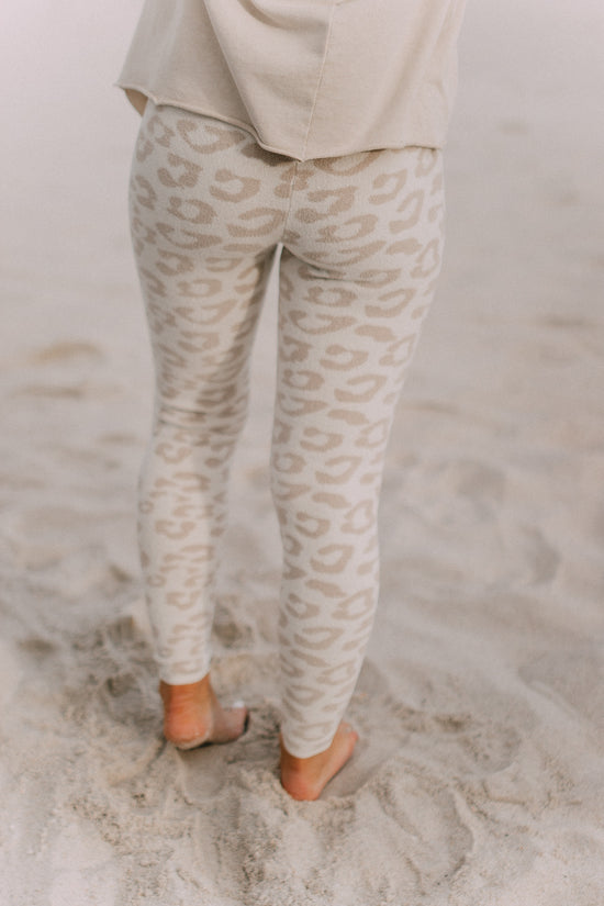 Barefoot Dreams: CozyChic Ultra Lite® Leopard Legging- Cream/Stone