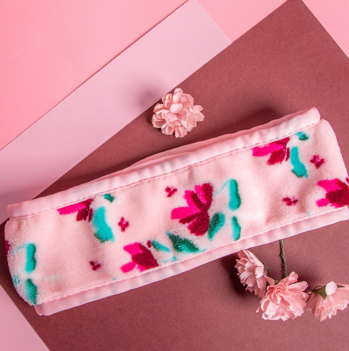Load image into Gallery viewer, Makeup Eraser: Floral Headband
