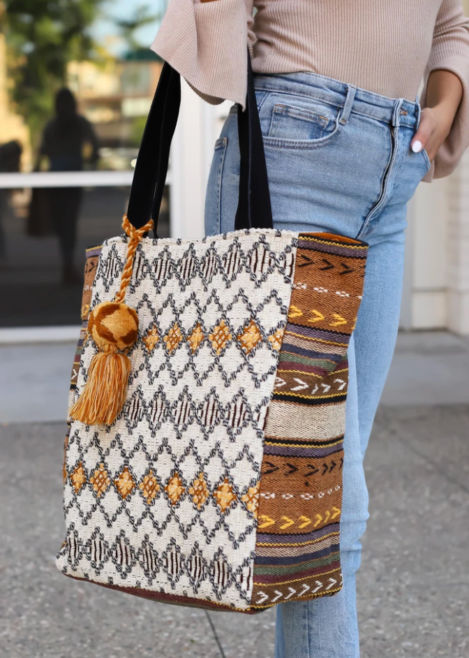 Load image into Gallery viewer, Woven Boho Tote -Cream/Tan
