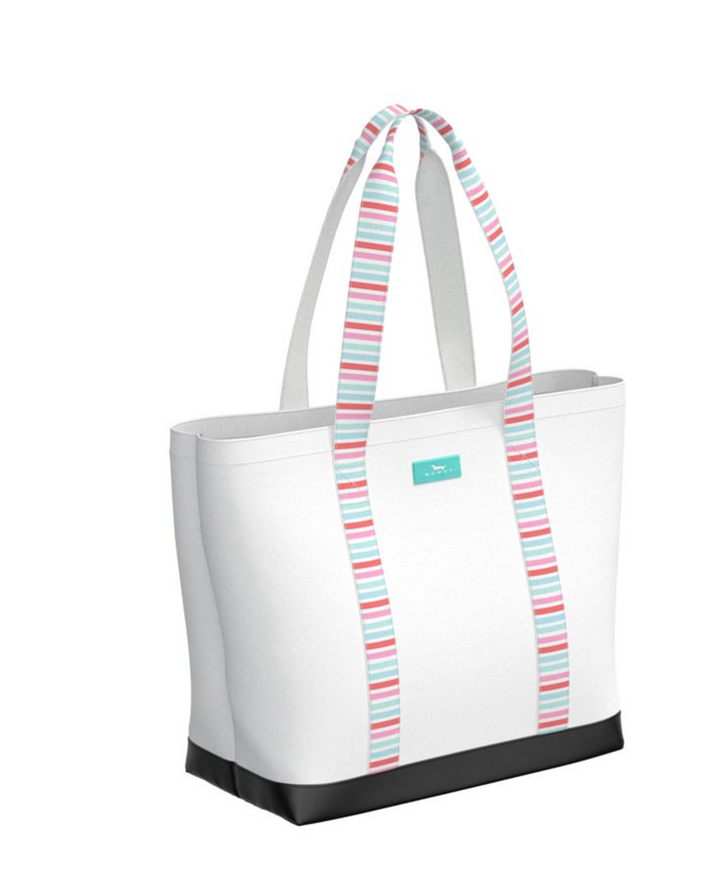 An extra-lightweight, dressed up spin on the quintessential utility fabric, this durable, easy-clean canvas bag features fun, patterned handles and a solid-color bottom. With its easy access open-top design, the Wanderer is ideal for everyday toting.