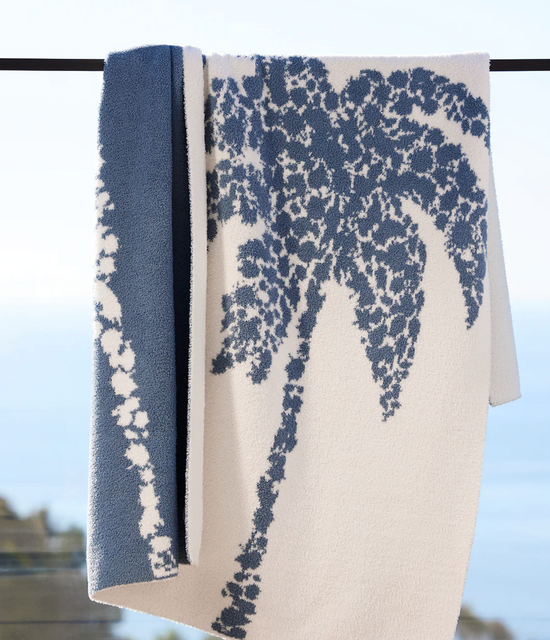 Load image into Gallery viewer, Barefoot Dreams: CozyChic Spotted Palm, Pearl/Baltic Blue
